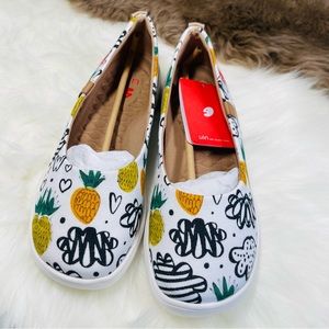 NEW WITHOUT TAG UIN Women’s Shoes/Sweet Pineapple/US7